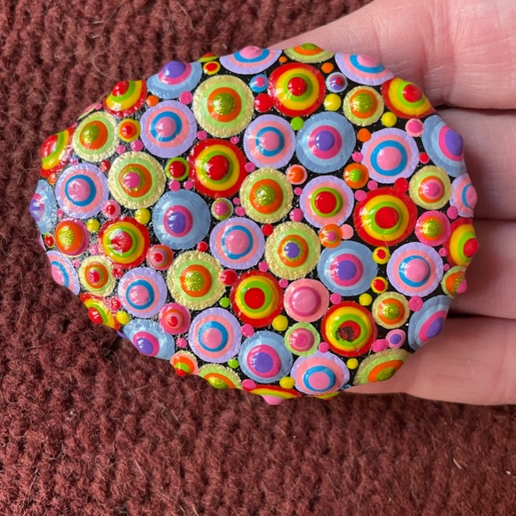 Vibrant Dot Art hand painted smooth river stones - set of 2 - Picture 3 of 8